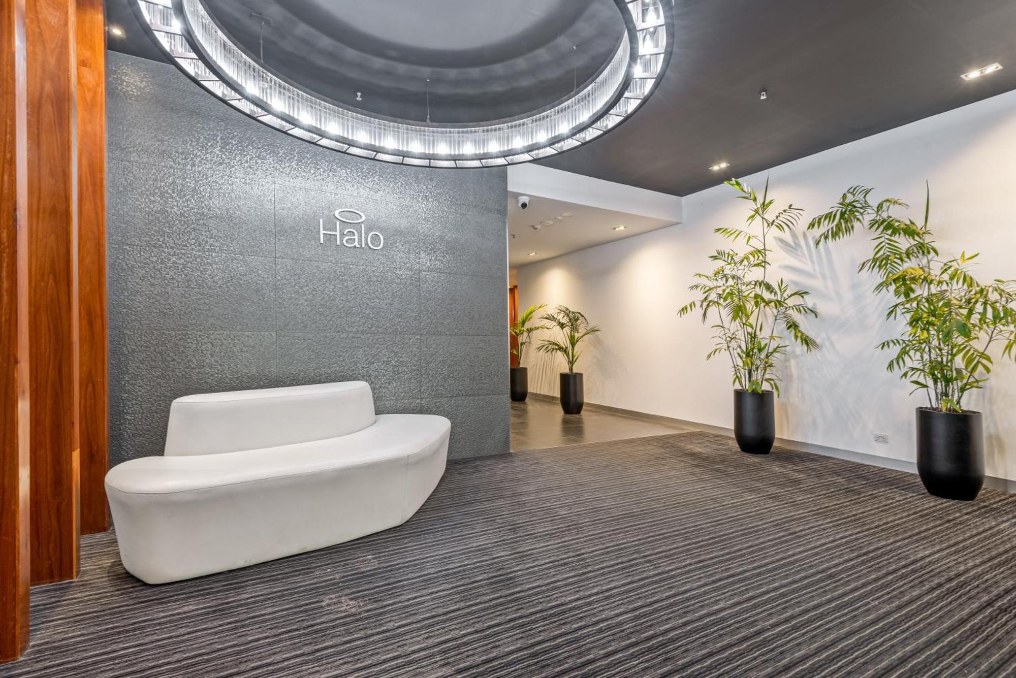 Complete Host Halo Apartments Melbourne Buitenkant foto