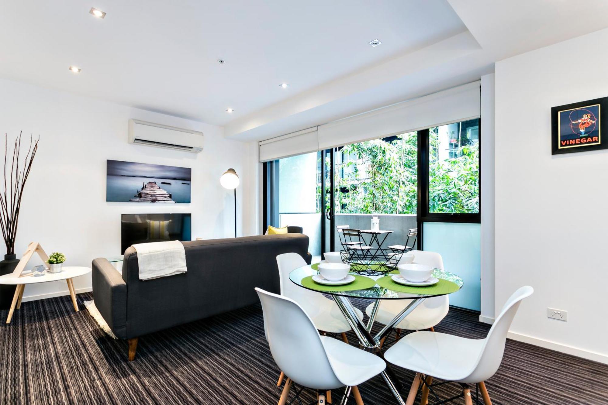 Complete Host Halo Apartments Melbourne Buitenkant foto
